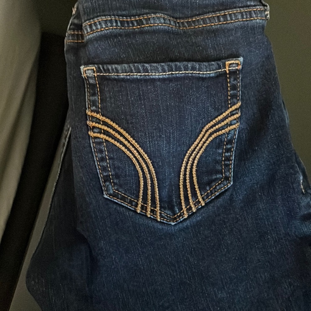 Women’s Hollister Jeans Dark Denim SZ 26 W31L EUC